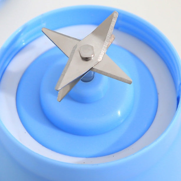 Fresh On-The-Go Electric Mini Juicer